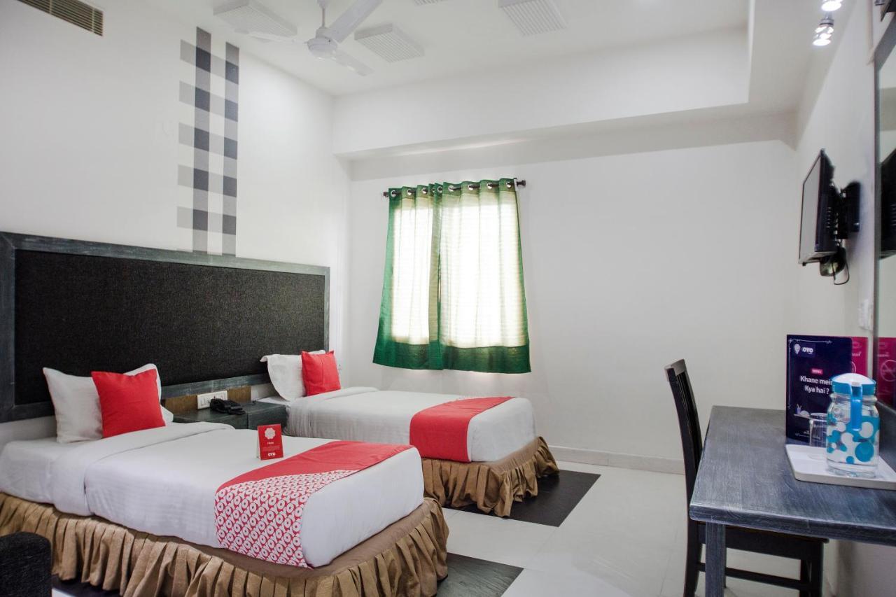 OYO 10139 Hotel Palak Residency Haiderabad Buitenkant foto
