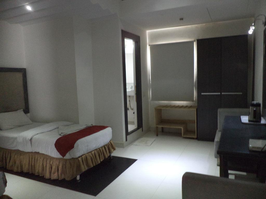 OYO 10139 Hotel Palak Residency Haiderabad Buitenkant foto