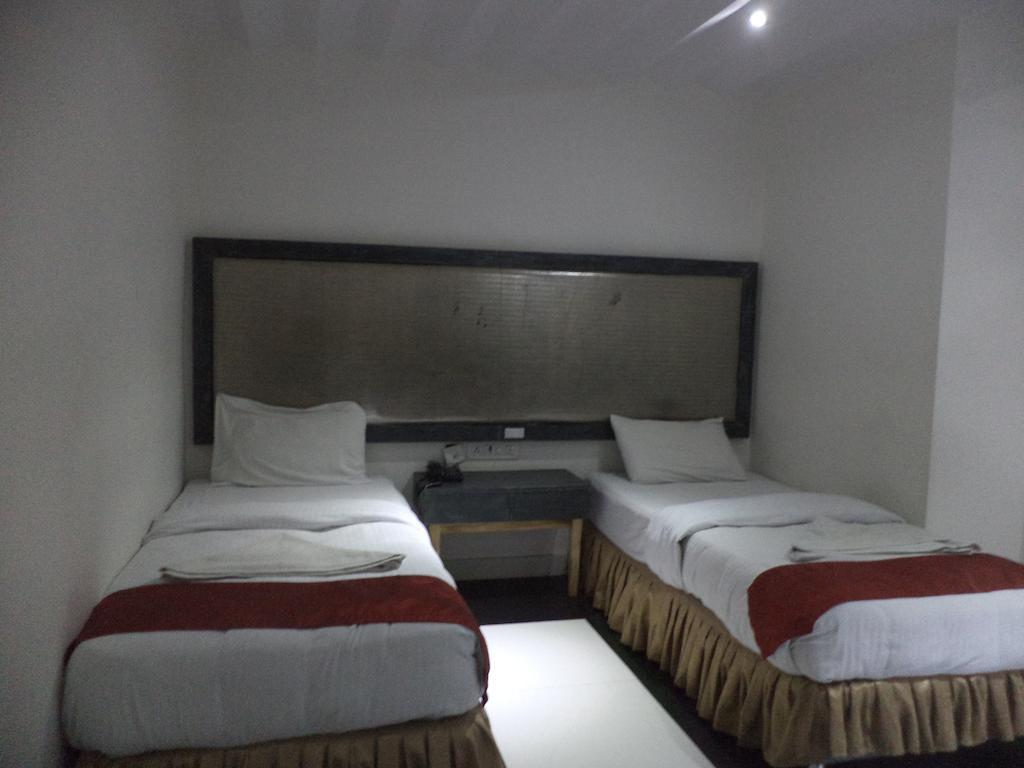 OYO 10139 Hotel Palak Residency Haiderabad Buitenkant foto