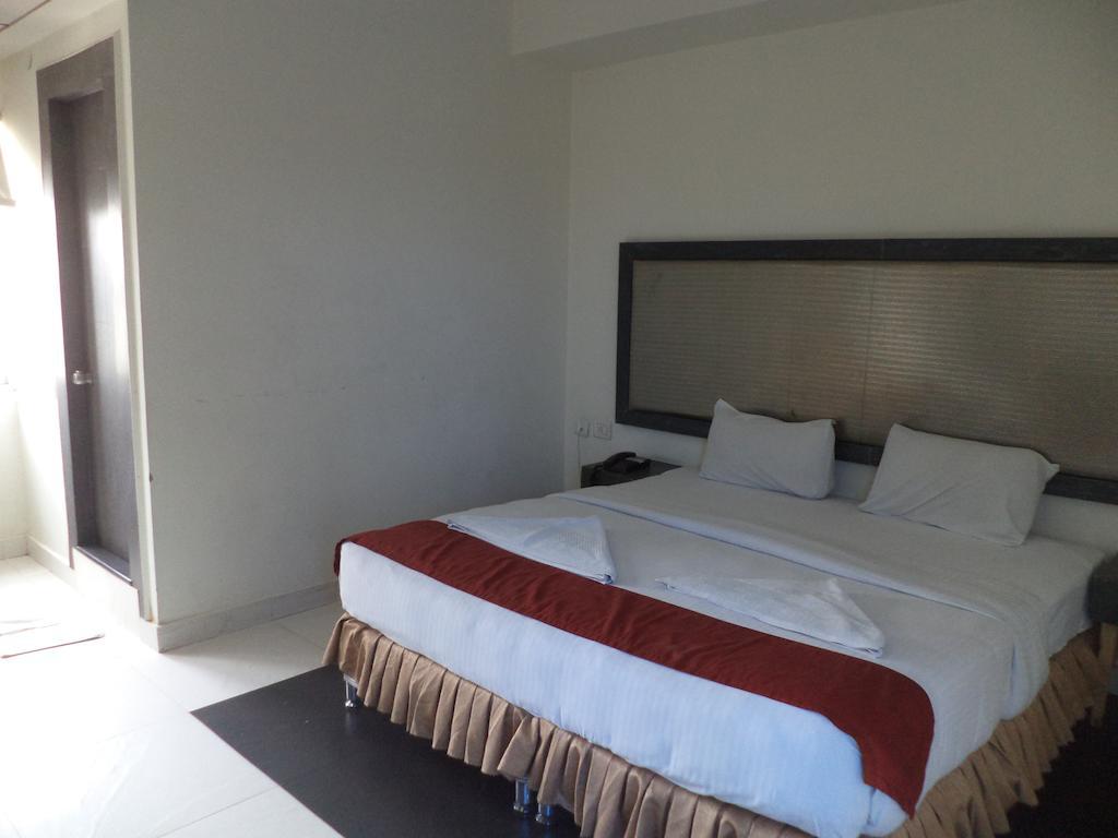 OYO 10139 Hotel Palak Residency Haiderabad Buitenkant foto